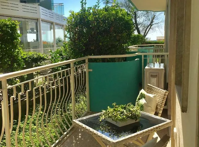 Piccolo Moderno Sulla In Centro 公寓